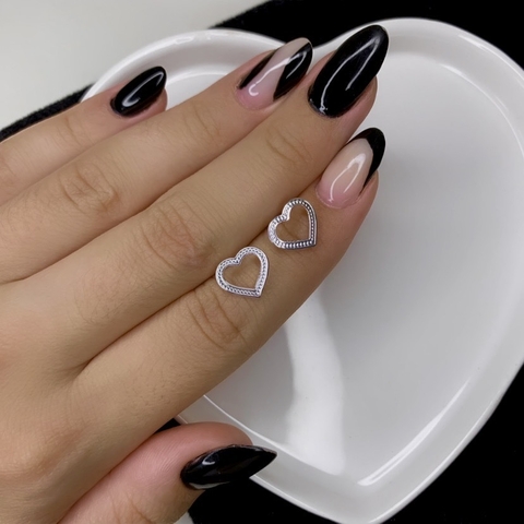 Brinco coração vazado