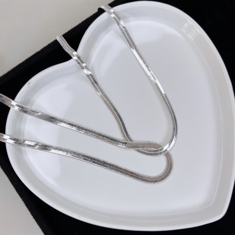 Chocker dupla de fita