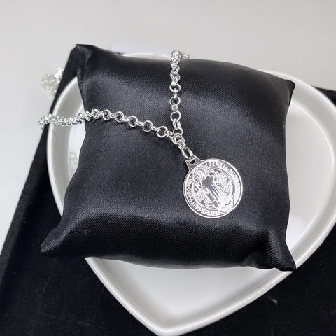 Colar elo português com medalha de São Bento