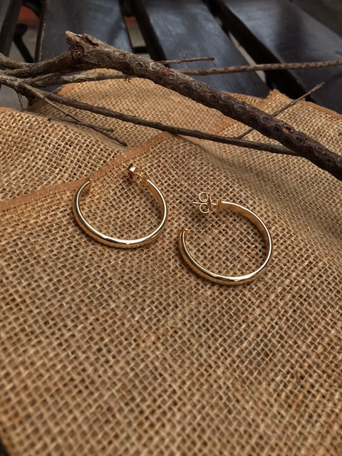 Brinco Argola Fina Lisa M Folheado a Ouro 18K - COD 12562