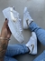 Tênis Nike branco/dourado