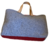 Transforme seu visual com nossa exclusiva Bolsa em Crochê, combinando cores vibrantes com a sofisticação do couro cru. Feita à mão com detalhes impecáveis, esta bolsa é a escolha perfeita para quem busca estilo e sustentabilidade. 