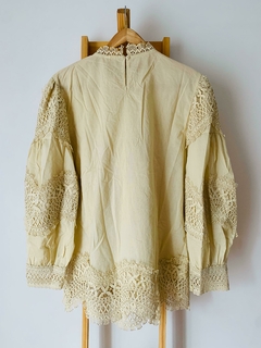 Blusa Julia en internet