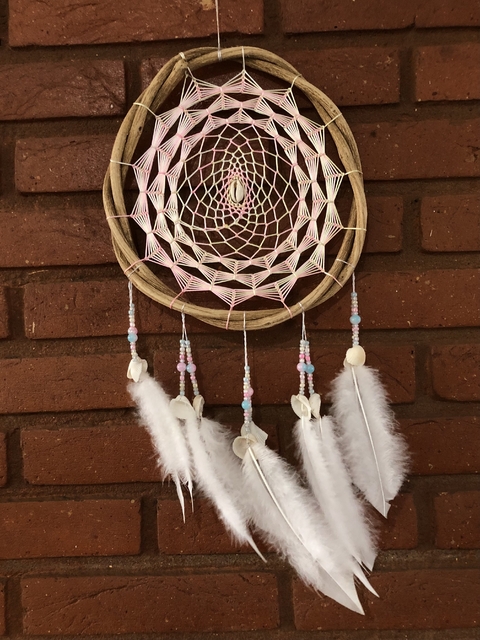 Filtro dos Sonhos com Cipó fio Colorido e Conchas Naturais