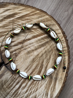 Colar Choker Regulável Búzios com Miçangas do Reggae na internet