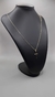 Corrente Cartier Cadeado Fecho Tradicional 1,2mm 70cm + Pingente Cruz Agulha - Banhado a Ouro 18K