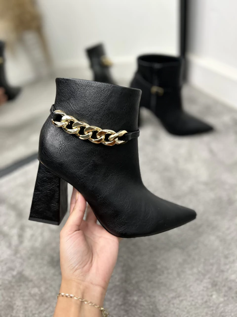 Bota Lu com Correntaria Removível