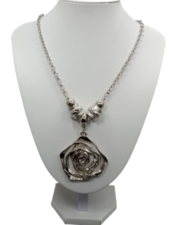 Collar Largo de Cadena con Corazon Doble / Flor - comprar online