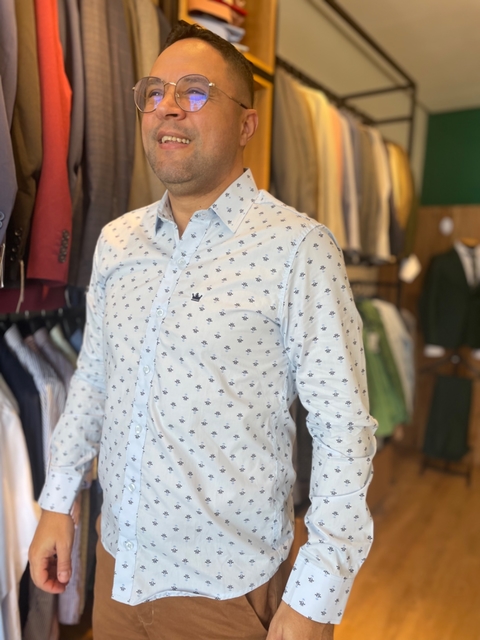 CAMISA SOCIAL ESTAMPADA AZUL CLARO - DOM LEANDRO