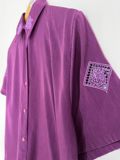 Camisa Violeta en internet