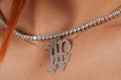 Marca 18 de Uma Letra Joalheria