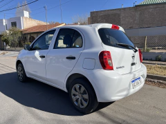 Nissan March 2018 (EP) 2017 en internet