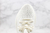 Adidas Yeezy 350 v2 'Cream White' na internet