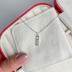 Gargantilha placa escrita Mãe - comprar online