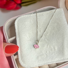 Pingente infantil concha rosa