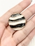 Brinco botão esmaltado bicolor - PRETO / BRANCO na internet