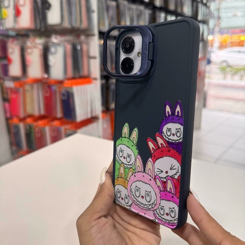 Capa Emborrachada com Desenho e Suporte labubu - comprar online