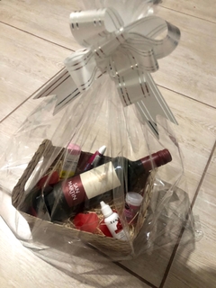 Imagem do COM VINHOS E TAÇAS
