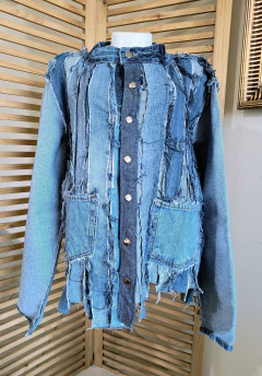 Jaqueta jeans customizada tiras destroyed tamanho M - NOVA na internet