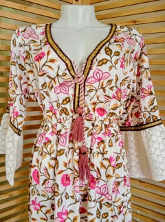 Vestido Boho com bordados e renda tamanho M - NOVO na internet