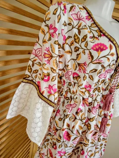 Imagem do Vestido Boho com bordados e renda tamanho M - NOVO