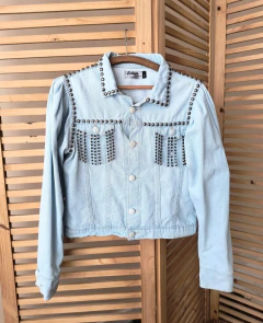 Jaqueta jeans clara customizada tamanho P na internet