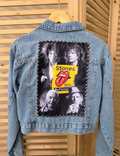Jaqueta jeans clara customizada Rolling Stones tamanho M - comprar online