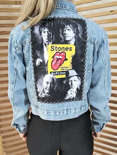 Jaqueta jeans clara customizada Rolling Stones tamanho M - comprar online