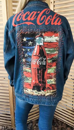 Jaqueta jeans customizada Coca Cola tamanho G - comprar online