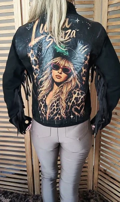 Jaqueta jeans preta customizada Luíza Sonza tamanho P - Xodozinhos da Kari