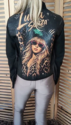 Jaqueta jeans preta customizada Luíza Sonza tamanho P - Xodozinhos da Kari