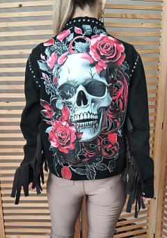 Imagem do Jaqueta jeans preta customizada Caveira Lupita tamanho G