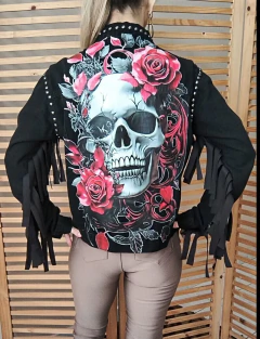 Jaqueta jeans preta customizada Caveira Lupita tamanho G