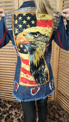Máxi Jaqueta jeans escuro destroyed customizada Águia Americana tamanho P - Xodozinhos da Kari