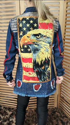 Máxi Jaqueta jeans escuro destroyed customizada Águia Americana tamanho P na internet