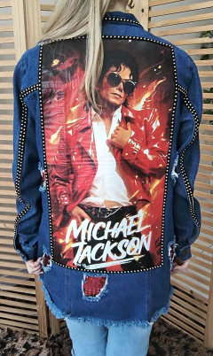 Máxi Jaqueta jeans escuro destroyed customizada Michel Jackson tamanho G