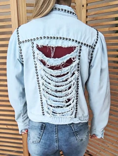 Jaqueta jeans clara customizada tamanho G na internet