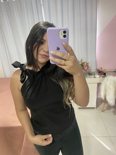 Blusa amarração no pescoço