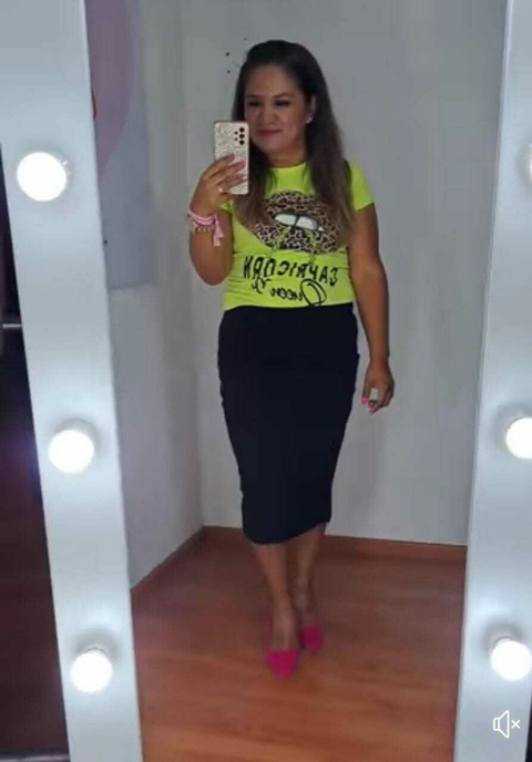 Falda negra de tubo
