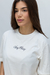 Camiseta Collab Brand Classy Off White - comprar online