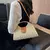 BOLSA DE OMBRO DE PALHA CESTA BOHO COM ALÇA SUPERIOR TECIDA À MÃO/ COD.B136 - ESSENZA D'LUXXE Moda & Acessórios 