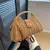 BOLSA DE OMBRO DE PALHA CESTA BOHO COM ALÇA SUPERIOR TECIDA À MÃO/ COD.B136 - loja online
