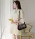 BOLSA DE OMBRO CROSSBODY EM COURO PU MACIO/ COD.B18 - comprar online