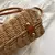 BOLSA DE OMBRO DE PALHA CESTA BOHO COM ALÇA SUPERIOR TECIDA À MÃO/ COD.B136 - ESSENZA D'LUXXE Moda & Acessórios 