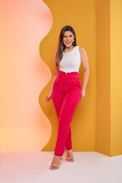calça Lia com cinto na internet
