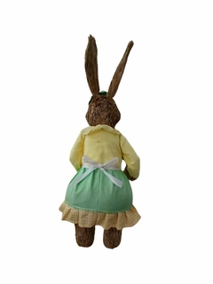 Imagem do Coelho de decoração para Páscoa Femeá em Pé Amarela com verde e flores Sisal 64 x 19 cm