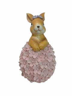 Decoração Ovo com Coelho e Hortênsias Rosa Páscoa Resina 25,5 x 15 x 15 cm - comprar online