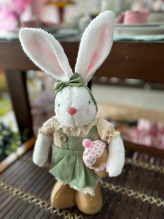 Enfeite de Páscoa Coelho Pelúcia em Pé Femeá com Cupcake 43 cm na internet