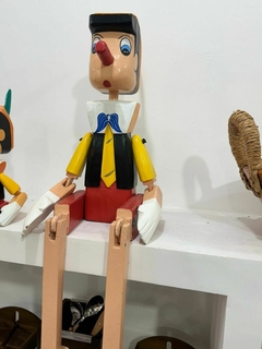 Enfeite Pinóquio Articulado Color 100 cm - Toko Artesanato e Decorações