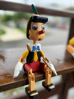 Enfeite Pinóquio Articulado Color 50 cm - Toko Artesanato e Decorações
